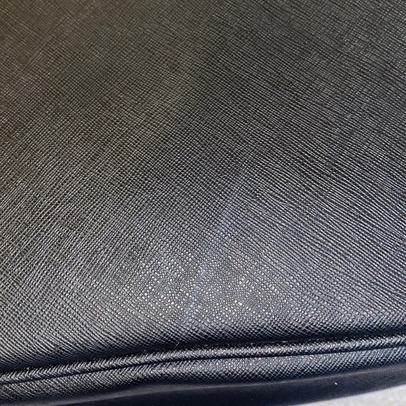 Guess Purse - Picture 6 of 9